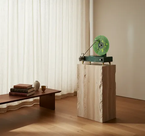 Emerald Vertigo Turntable alternate view