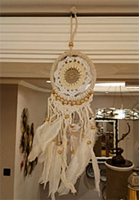DESROCH DECOR IVORY AND WHITE FEATHER  DREAM CATCHER DR2102310
