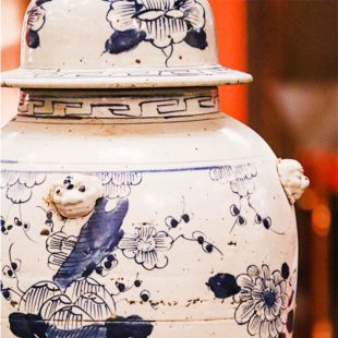RUSTIC ROOSTER BLUE & WHITE JUG