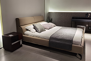 VEROCASA STAINLESS STEEL + IMPORTED LARCH + OIL WAX LEATHER BED FURNITURE